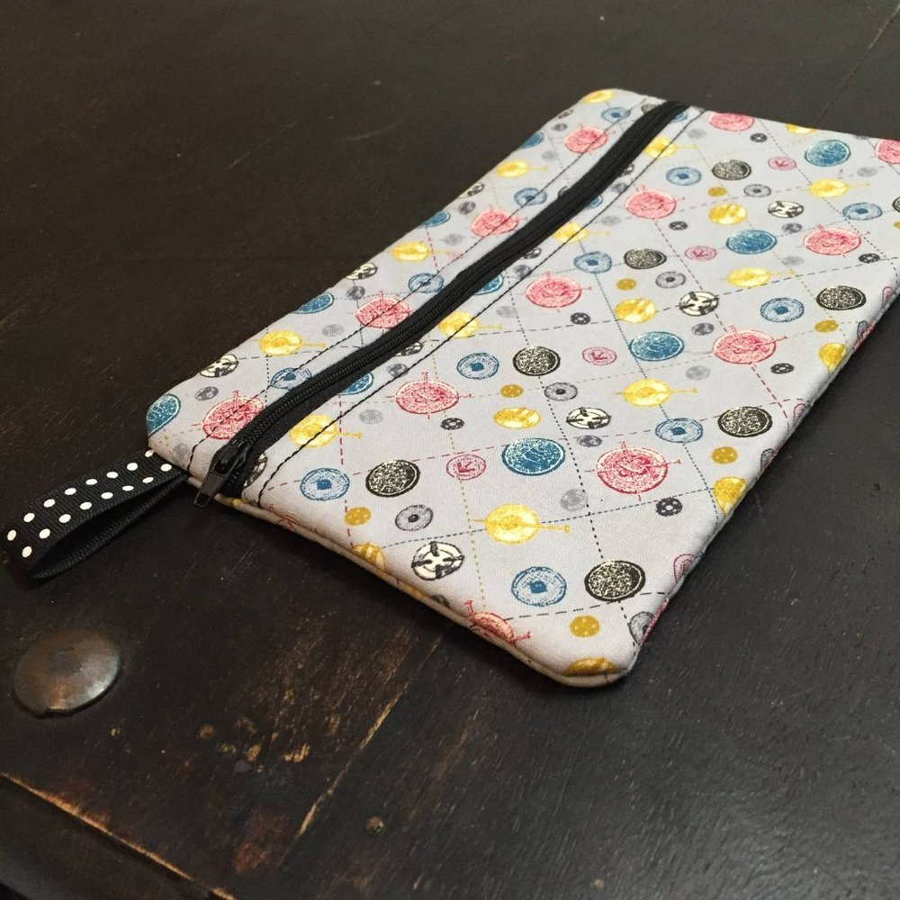 Button Pattern Bag - Picture 2 of 5
